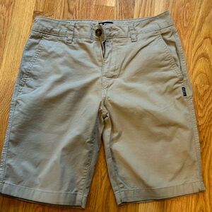 O’Neill tan men’s shorts